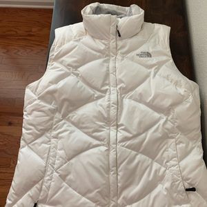 The North Face 550 Down Puffer Vest (women's)